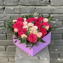 Цветочная композиция из Розы в коробке #REPLACE_PRED# Беленькое