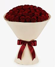 Букет 101 Бордовая роза Блэк Бакарра в Беленькое