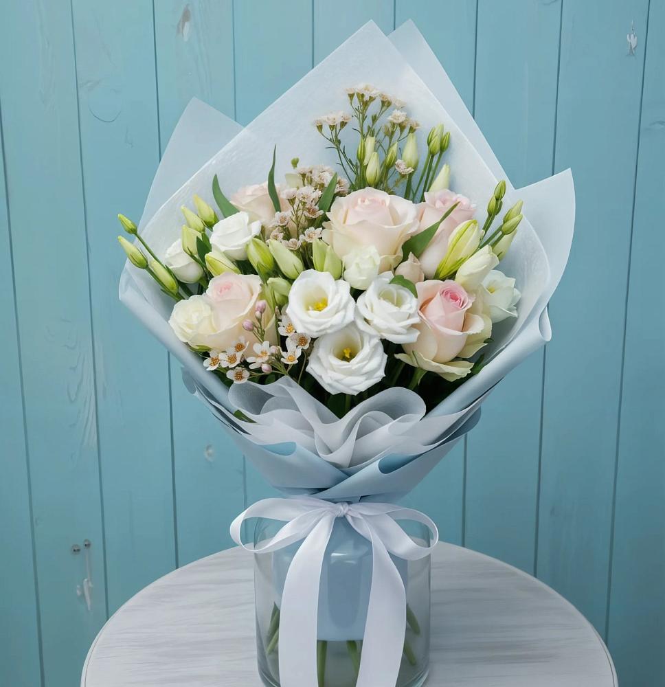 Букет цветов из: Розы и Лизиантусы в Беленькое