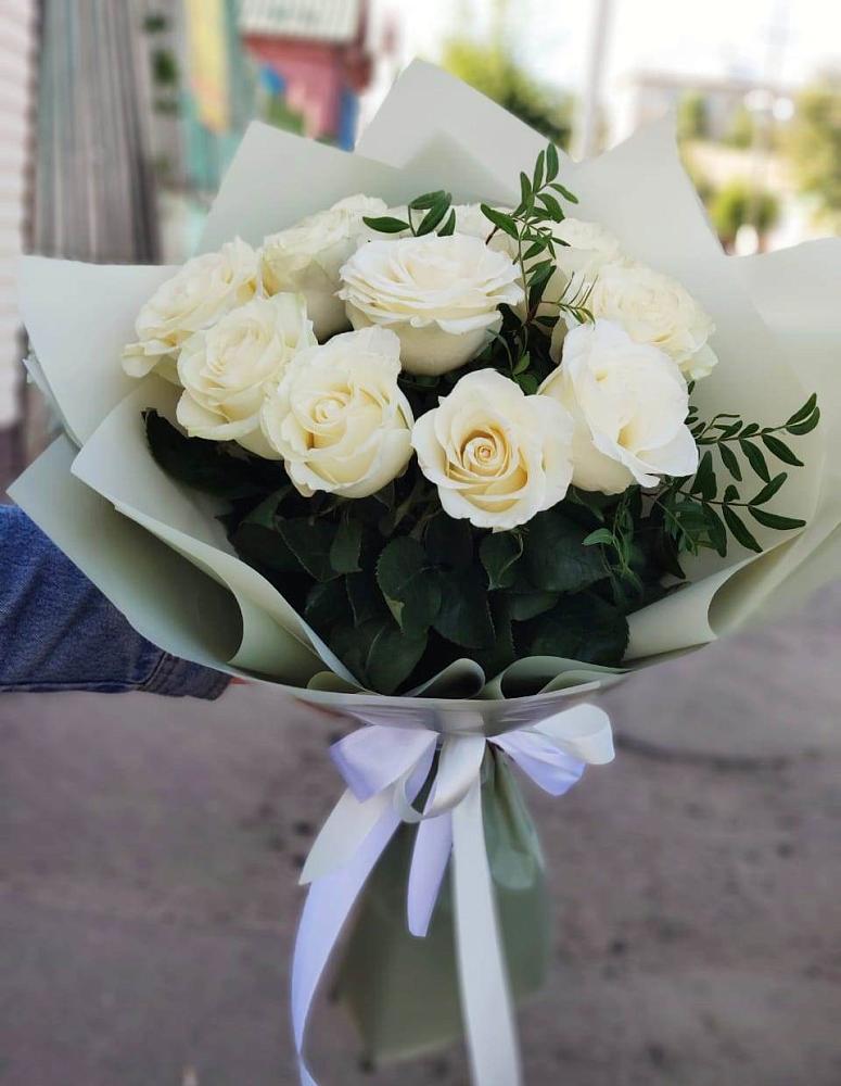 Букет Белые розы Проуд в Беленькое