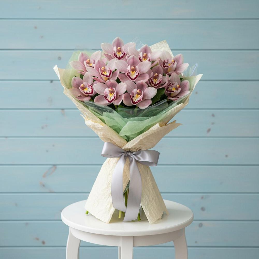 Букет цветов из: Орхидеи и Розы в Беленькое