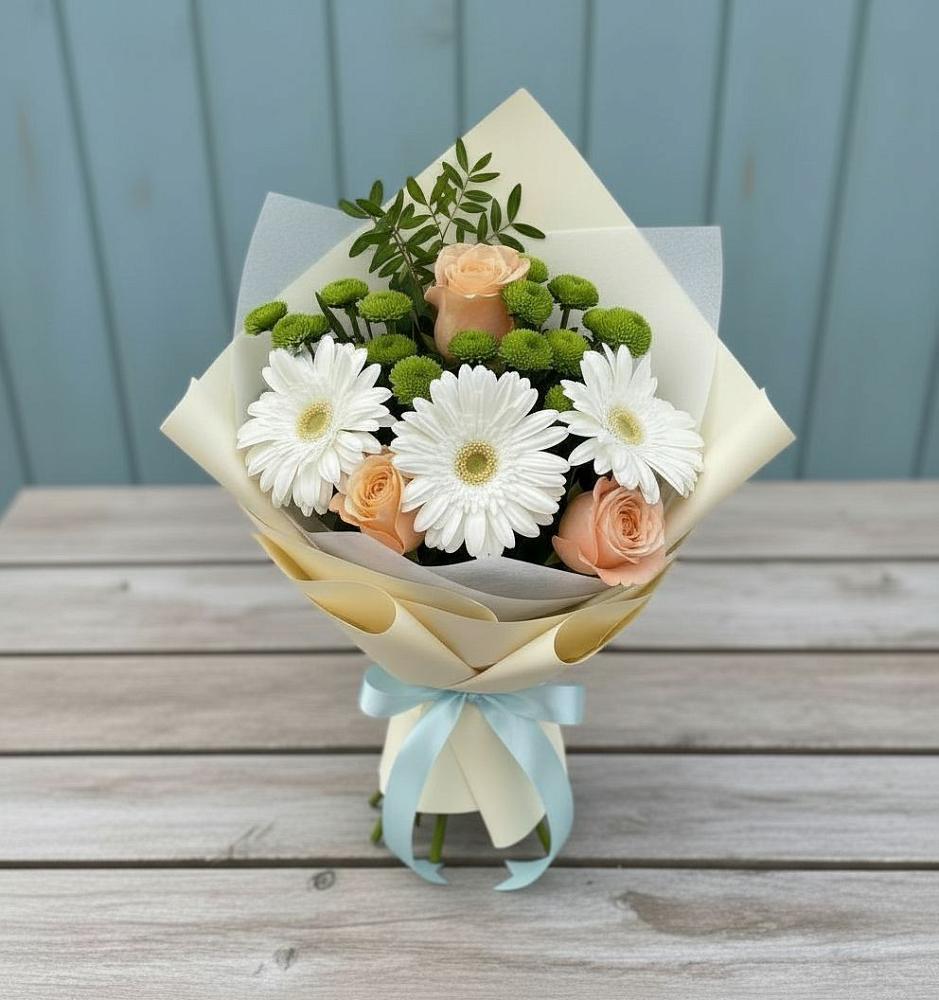 Букет цветов из: Герберы, Розы и Хризантемы в Беленькое