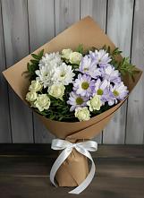 Букет цветов из:  Хризантемы и Розы в Беленькое