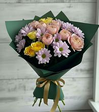 Букет цветов из:  Хризантемы и Розы в Беленькое