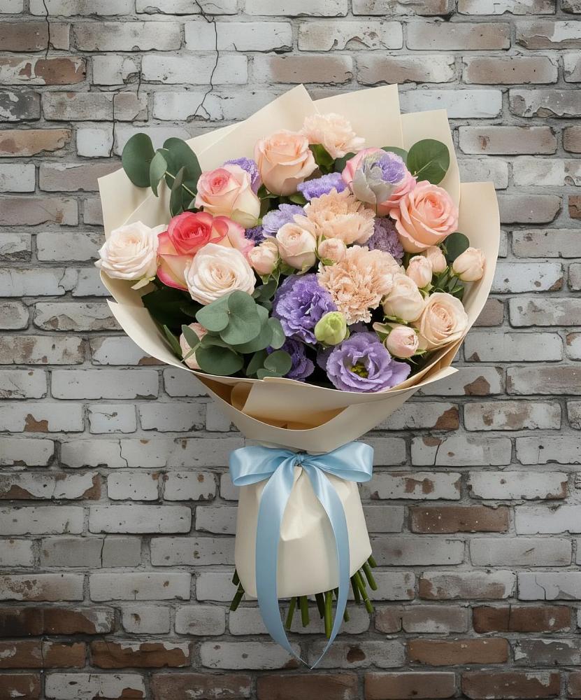 Букет цветов из: Розы, Лизиантусы и Гвоздики в Беленькое