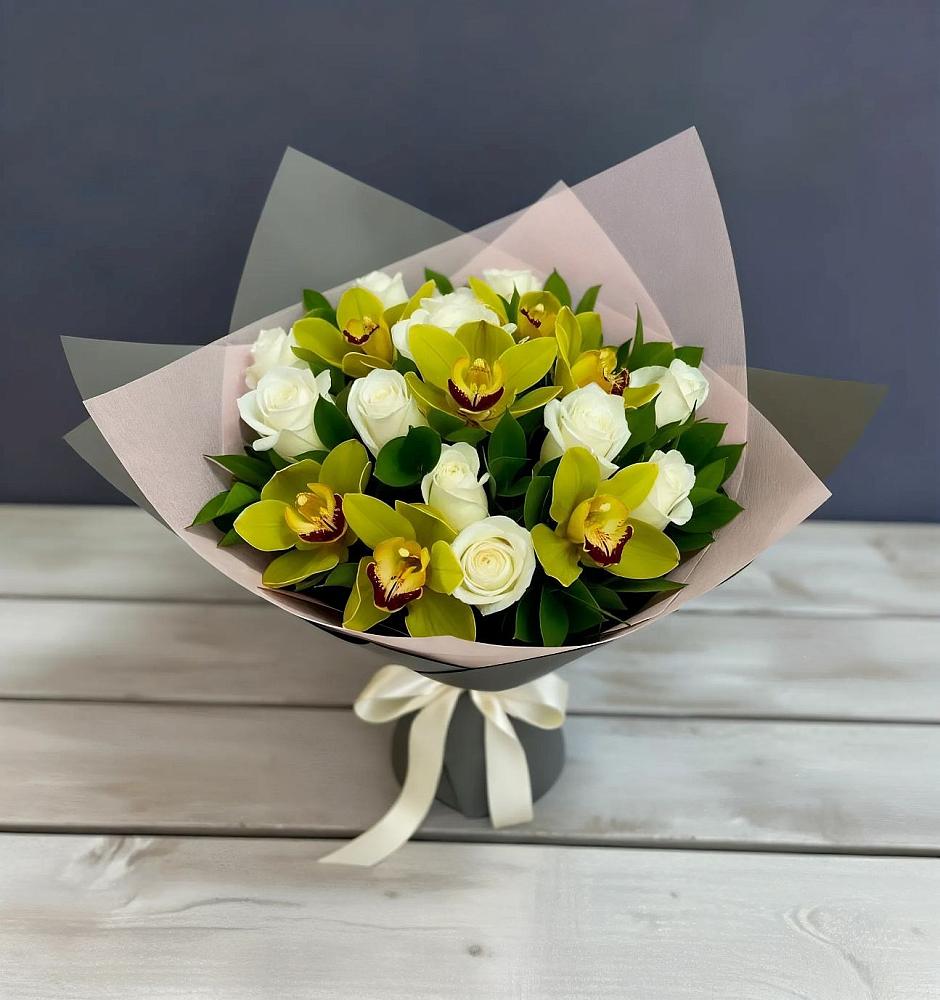 Букет цветов из: Орхидеи и Розы в Беленькое