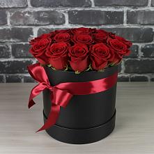 Цветочная композиция из Розы в шляпной коробке #REPLACE_PRED# Беленькое