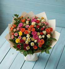 Букет Микс из разноцветных кустовых роз в Беленькое